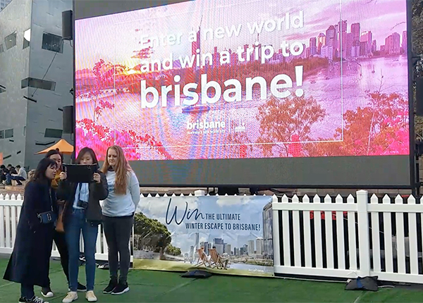 running-boards-experiential-digital-screen-15-2-600x430px Digital Screens 15 for Experiential Marketing